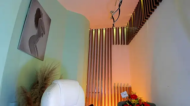 MacarenaRosse online show from November 12, 8:45 pm