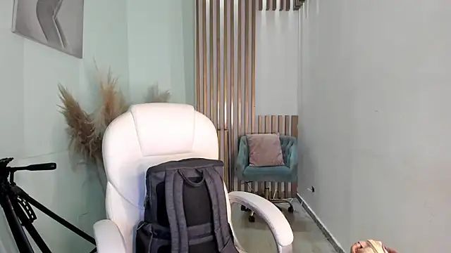 MacarenaRosse online show from October 27, 7:59 pm