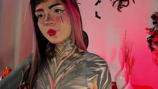 Snapshot of Nickidoll66- chatting on October 18, 5:20 am Nickidoll66- online show from October 18, 5:20 am