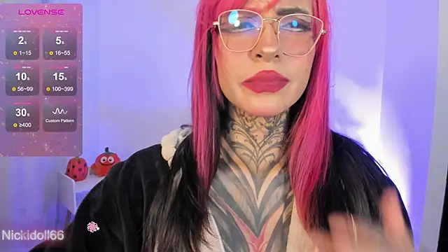 Snapshot of Nickidoll66- chatting on October 7, 6:25 am Nickidoll66- online show from October 7, 6:25 am
