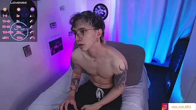 Snapshot of Nick_Bangover_ chatting on May 30, 5:51 pm Nick Bangover online show from May 30, 5:51 pm
