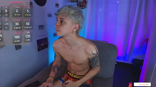 Snapshot of Nick_Bangover_ chatting on December 19, 5:26 pm Nick Bangover online show from December 19, 5:26 pm