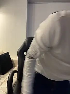 AdrianRinaldi online show from January 6, 8:02 pm