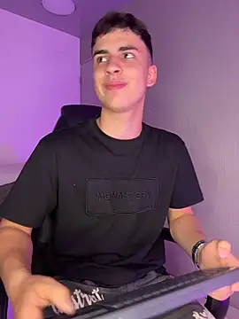 AdrianRinaldi online show from March 15, 8:05 pm