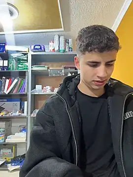 AdrianRinaldi online show from May 4, 1:47 pm