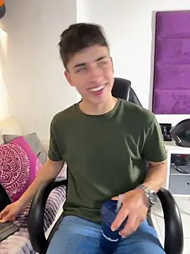 AdrianRinaldi online show from November 3, 8:12 pm