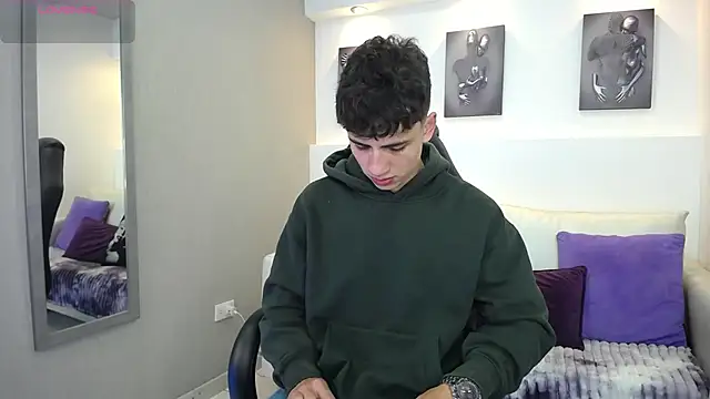 AdrianRinaldi online show from October 4, 8:21 pm