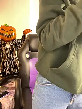 AdrianRinaldi online show from November 1, 8:14 pm