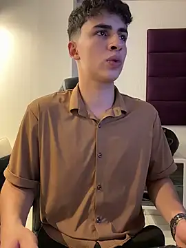 AdrianRinaldi online show from January 31, 8:18 pm