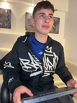 AdrianRinaldi online show from March 16, 8:00 pm