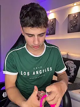 AdrianRinaldi online show from March 31, 8:11 pm