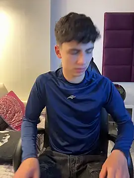 AdrianRinaldi online show from November 29, 8:20 pm