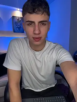 AdrianRinaldi online show from March 25, 8:08 pm