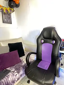 AdrianRinaldi online show from October 7, 8:10 pm