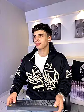 AdrianRinaldi online show from October 1, 8:24 pm