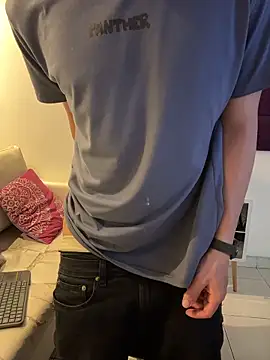 AdrianRinaldi online show from December 2, 8:10 pm