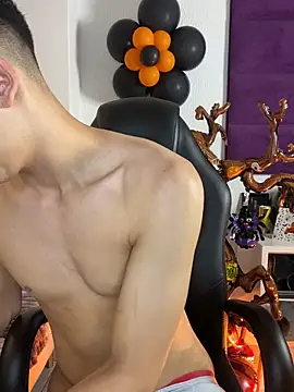 AdrianRinaldi online show from October 25, 8:42 pm