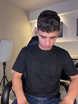 AdrianRinaldi online show from April 6, 8:10 pm