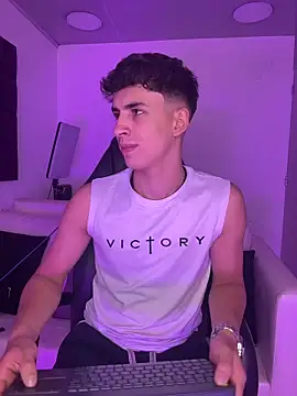 AdrianRinaldi online show from February 9, 8:07 pm