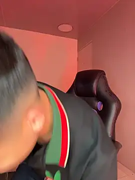 AdrianRinaldi online show from March 8, 2:04 am