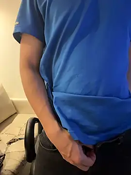 AdrianRinaldi online show from December 3, 8:08 pm