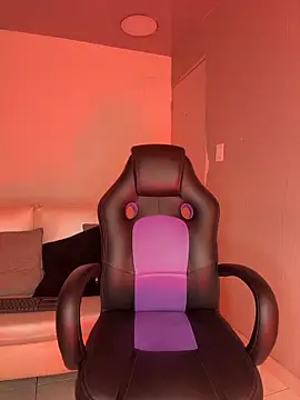 AdrianRinaldi online show from March 7, 8:03 pm