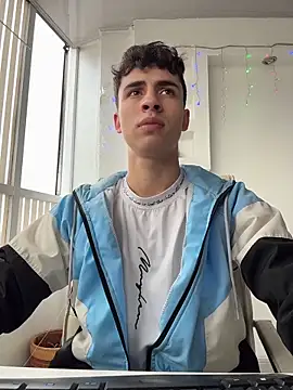 AdrianRinaldi online show from December 19, 8:33 pm