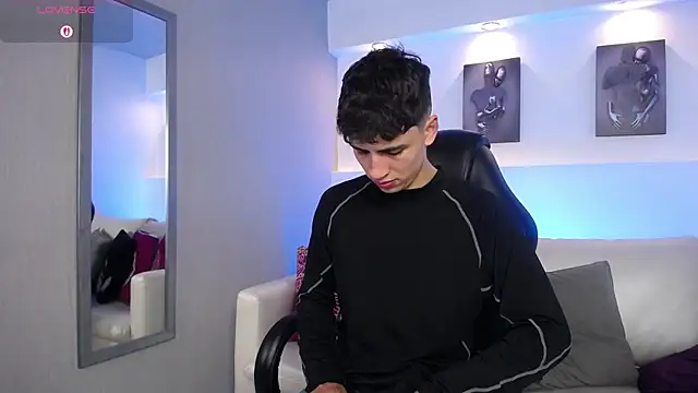 AdrianRinaldi online show from September 22, 8:26 pm