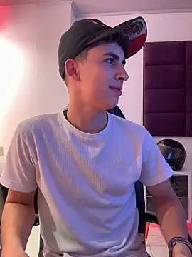 AdrianRinaldi online show from February 6, 8:05 pm