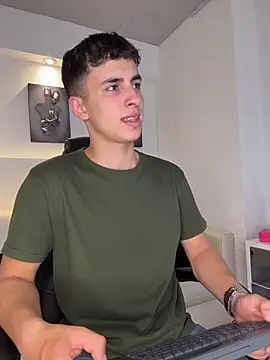 AdrianRinaldi online show from March 20, 10:33 pm