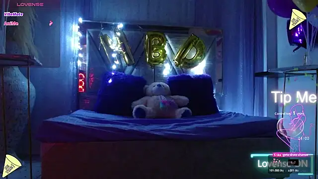 Carolinagarcia12345 online show from October 28, 11:47 pm