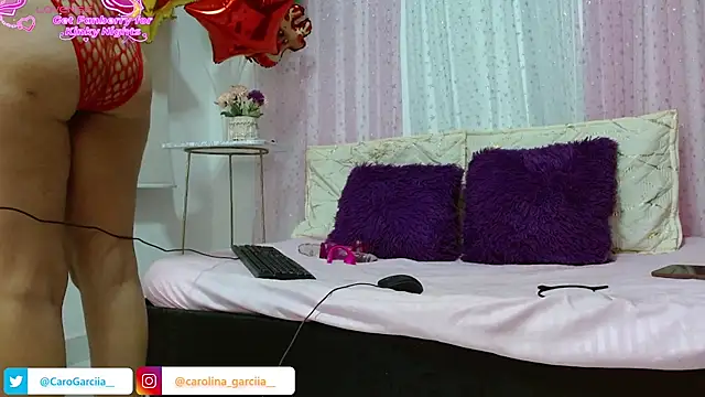Carolinagarcia12345 online show from December 14, 1:28 pm