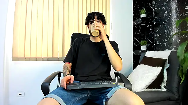 Rafael Mendezz online show from November 7, 8:57 pm