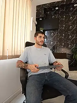 Snapshot of Rafael_Mendezz chatting on July 1, 7:47 pm Rafael Mendezz online show from July 1, 7:47 pm