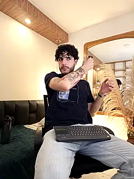 Rafael Mendezz online show from February 17, 8:39 pm