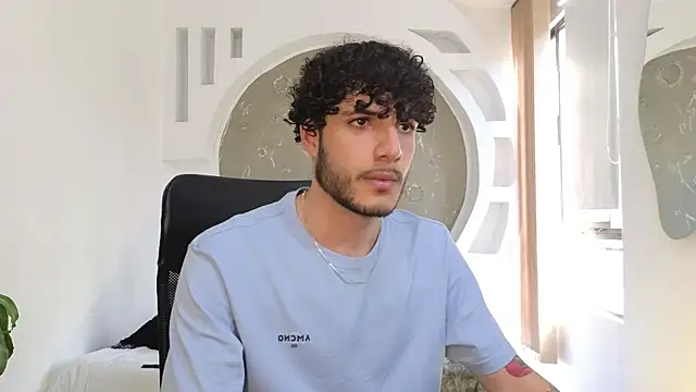 Rafael Mendezz online show from October 31, 8:16 pm