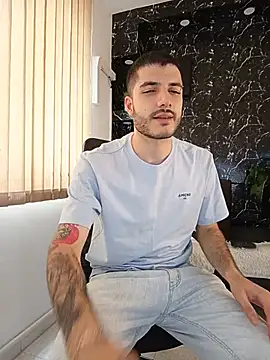 Snapshot of Rafael_Mendezz chatting on July 18, 8:17 pm Rafael Mendezz online show from July 18, 8:17 pm