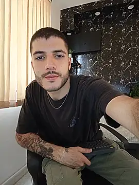 Snapshot of Rafael_Mendezz chatting on July 16, 8:06 pm Rafael Mendezz online show from July 16, 8:06 pm