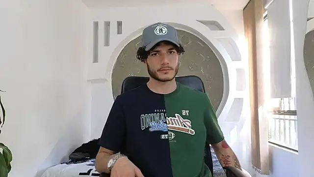 Rafael Mendezz online show from November 2, 8:36 pm