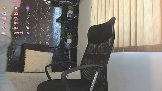 Snapshot of Rafael_Mendezz chatting on May 6, 8:35 pm Rafael Mendezz online show from May 6, 8:35 pm