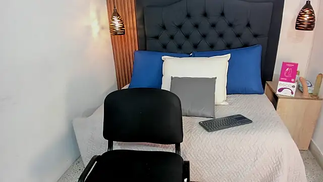 Hisoka 011 online show from April 17, 7:38 pm