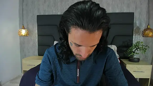 Hisoka 011 online show from October 22, 7:35 pm