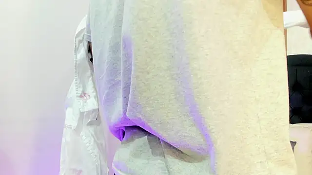 Snapshot of Hisoka_011 chatting on February 5, 7:21 pm Hisoka 011 online show from February 5, 7:21 pm