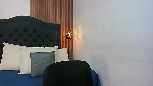 Hisoka 011 online show from April 13, 7:18 pm