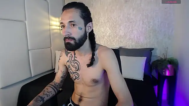 Snapshot of Hisoka_011 chatting on February 28, 2:11 am Hisoka 011 online show from February 28, 2:11 am