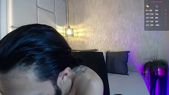 Snapshot of Hisoka_011 chatting on February 26, 8:09 pm Hisoka 011 online show from February 26, 8:09 pm