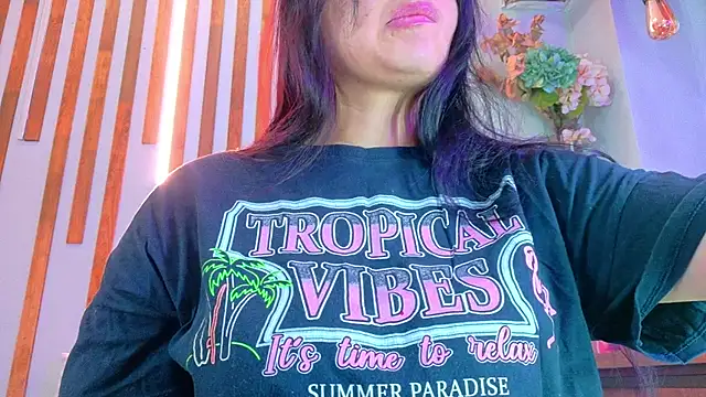 Jennifer Vega1 online show from October 13, 9:38 pm