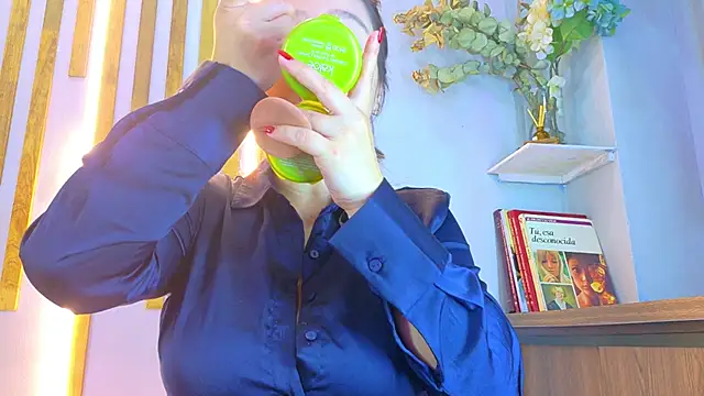 Jennifer Vega1 online show from November 15, 9:19 pm