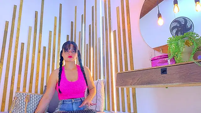 Jennifer Vega1 online show from January 14, 8:45 pm