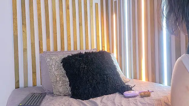 Jennifer Vega1 online show from February 7, 8:17 pm